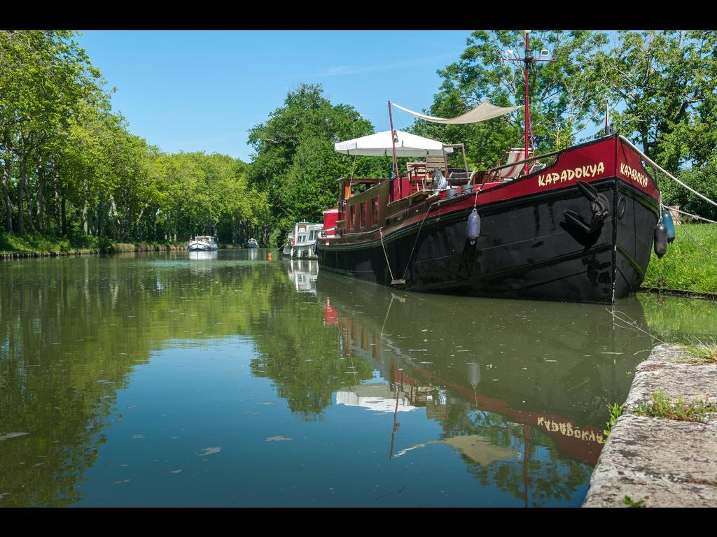 Bed and Breakfast Péniche Kapadokya à Mas-Saintes-Puelles Extérieur photo